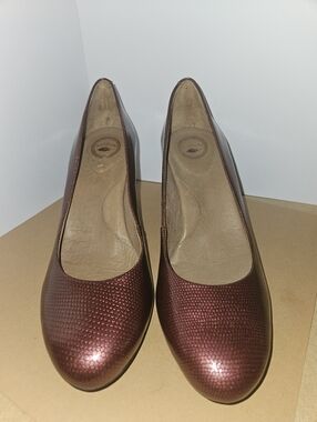 Nature Reptile Print Pumps. Size 8.5 NWOT (BIN16)